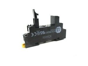 Soquete de 8 lâminas usado com relé HK de 2 polos